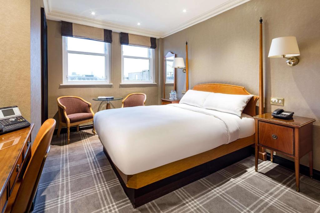 Superior Double or Twin Room - Image 1