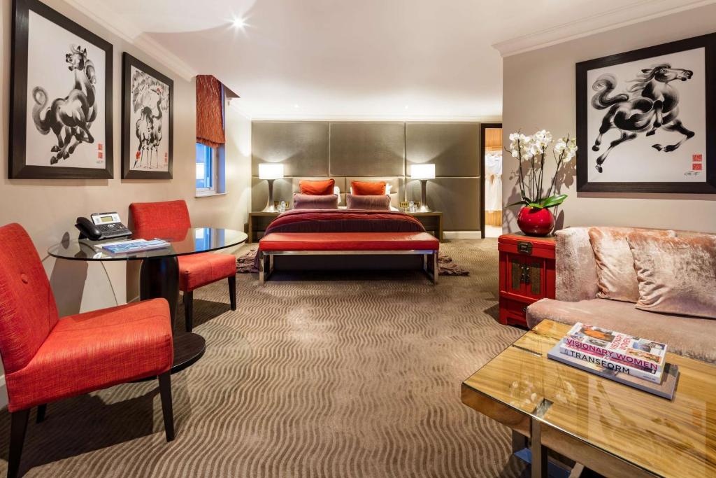 Corner Suite - Image 2