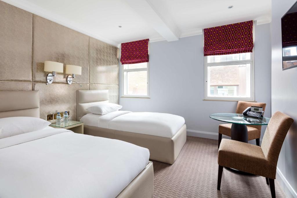 Superior Double or Twin Room - Image 1