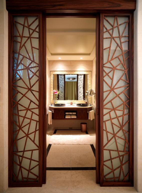 Club Twin Room - Image 1