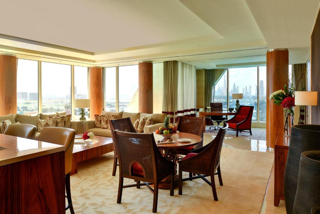 Diplomatic Suite with Terrace, Skyline View & Club Lounge Access - Image 1