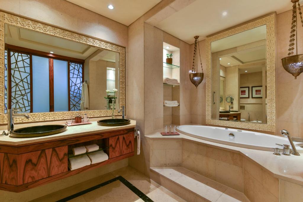 Diplomatic Suite - Image 1