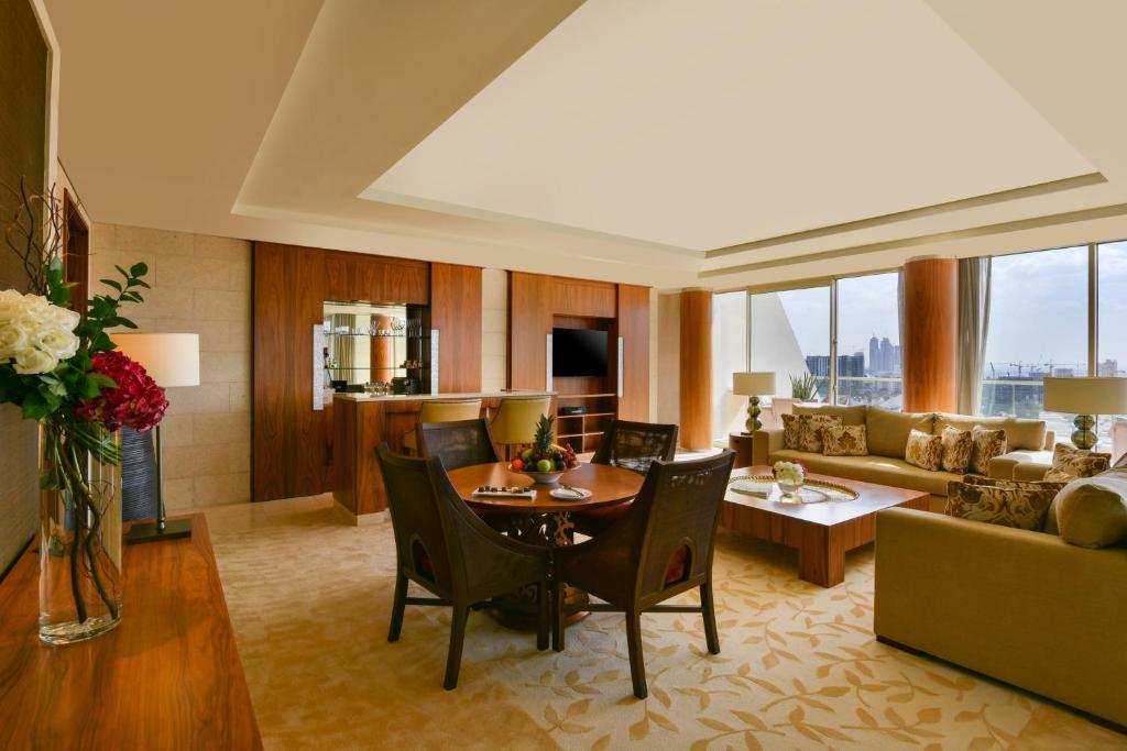 Diplomatic Suite - Image 2