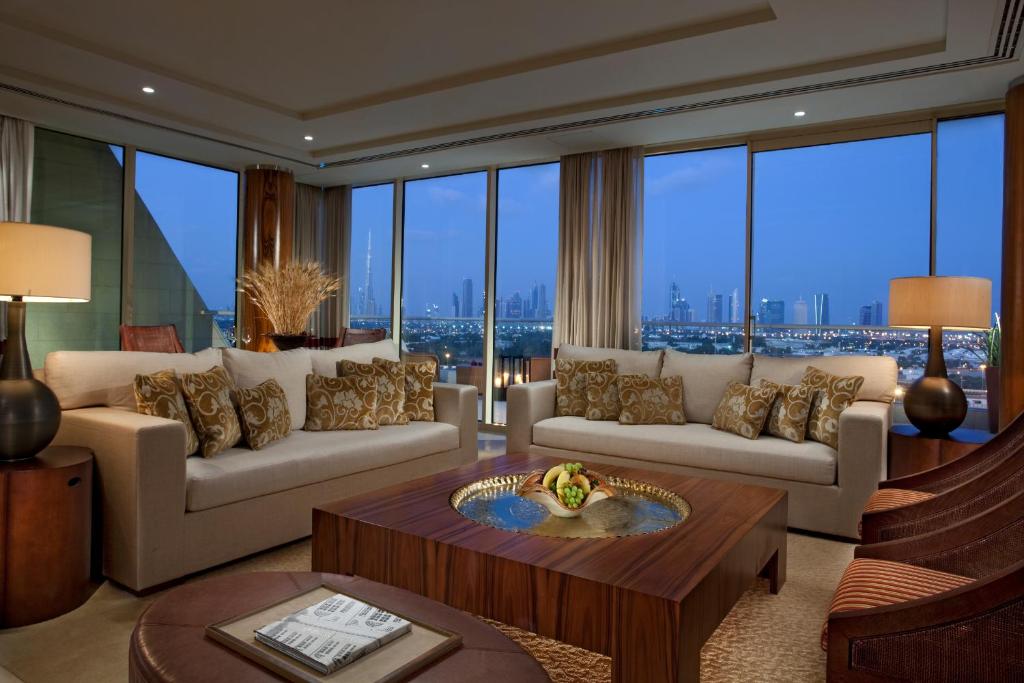 Landmark Suite with Terrace, Skyline View & Club Lounge Access - Image 1