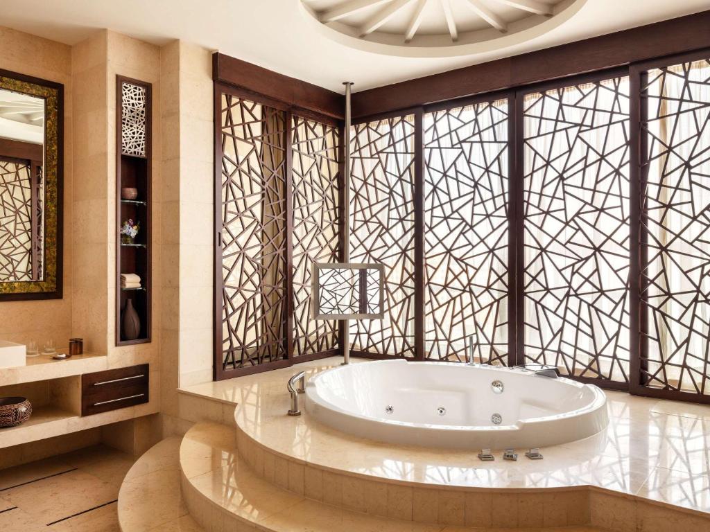 Presidential Suite - Image 6