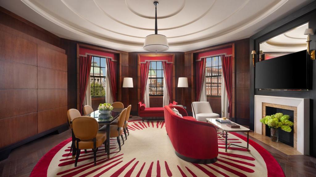 Corner Suite - Image 1