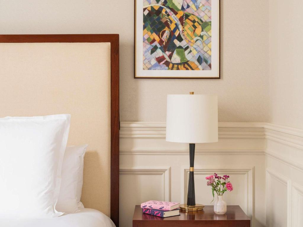 Executive Double Room - Image 7