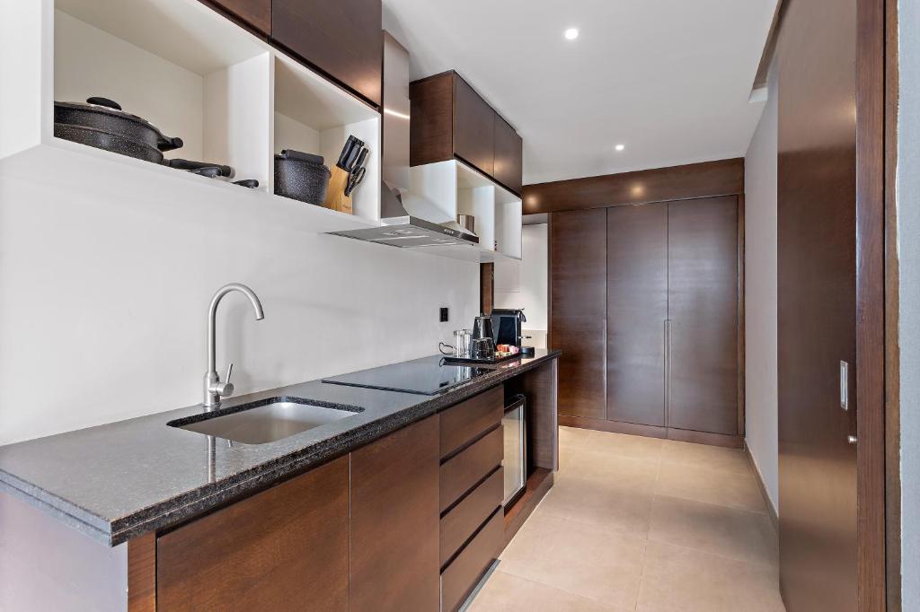 Suite - Image 2