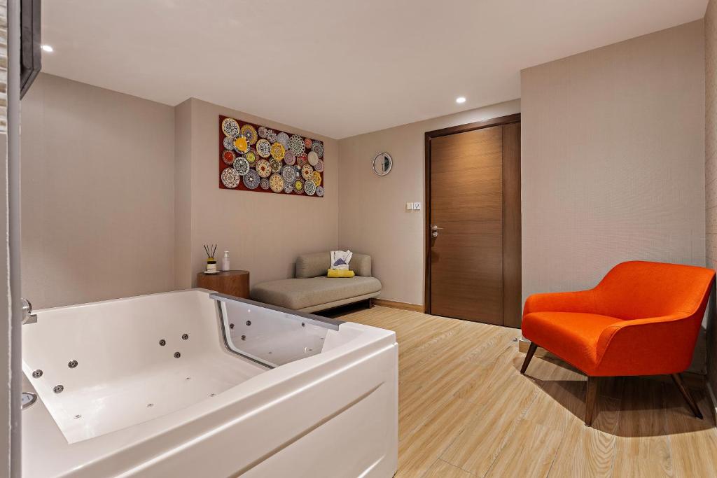 Suite - Image 3