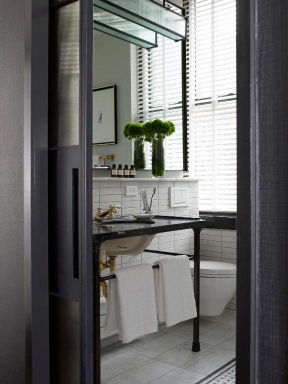 Executive Suite - Image 6