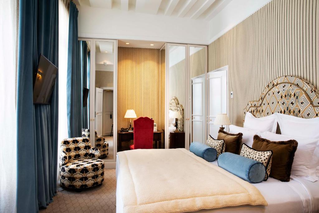 Deluxe Double Room - Image 3