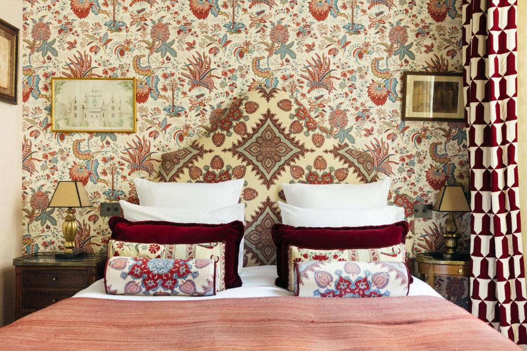 Deluxe Double Room - Image 9