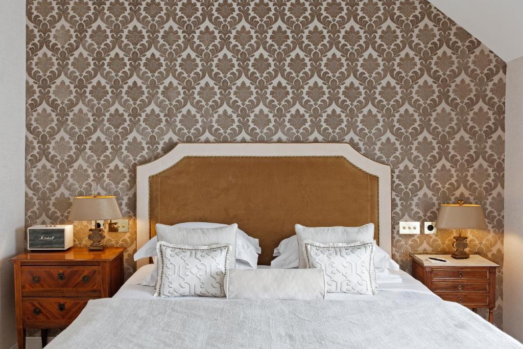 Superior Double Room - Image 8