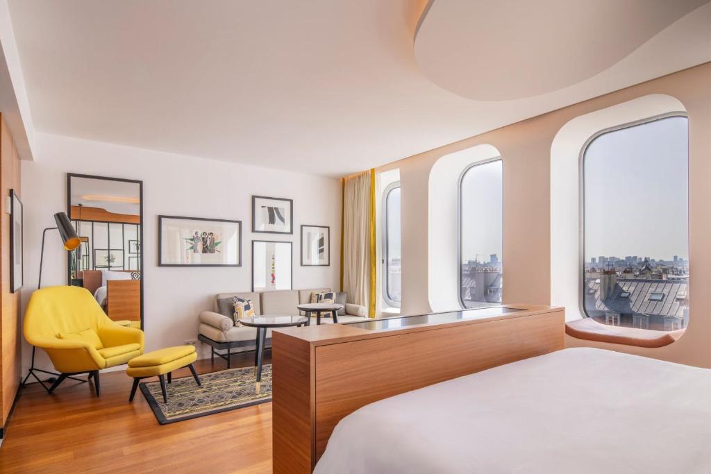 Artist Studio Junior Suite - Image 10