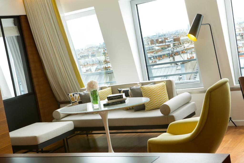 Skyline Suite with Skyline View - Image 1