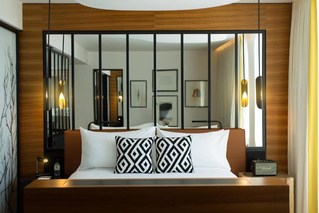 Skyline Suite with Skyline View - Image 2
