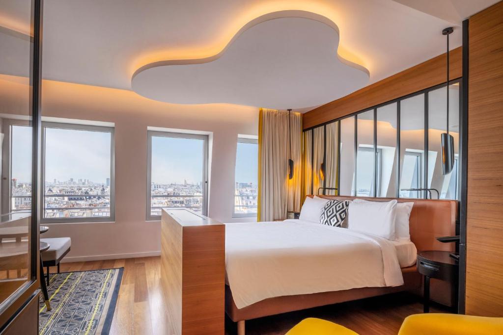 Skyline Suite with Skyline View - Image 7