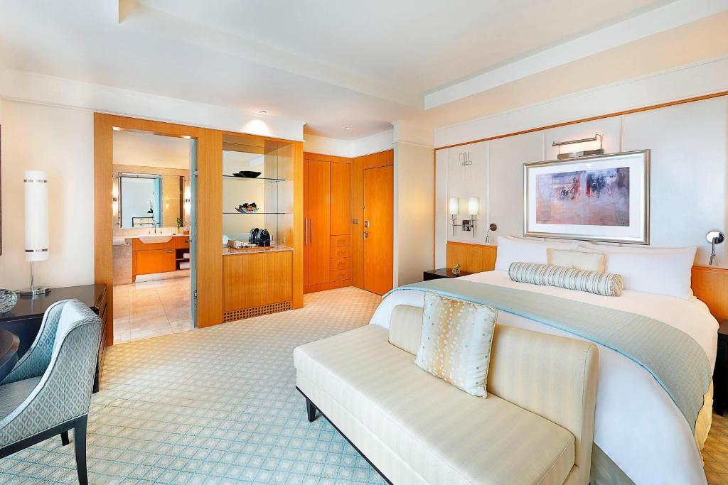 Deluxe Room One King or Two Double beds, Non Smoking - Image 1