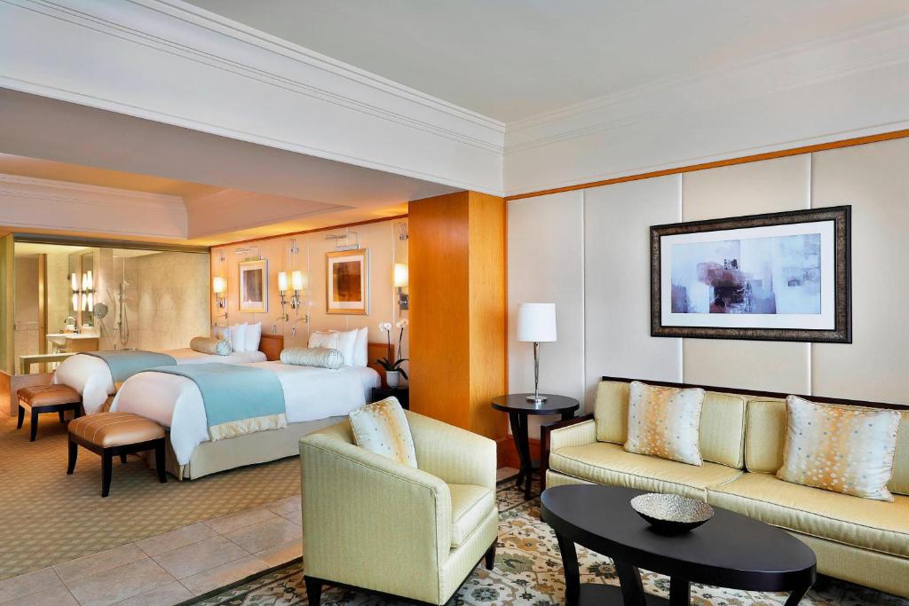 Junior Suite with Lounge Access, One King Bed, Non Smoking - Image 1