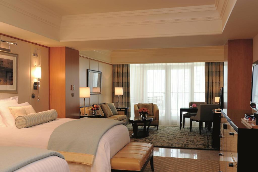 Junior Suite with Lounge access, Two Double Beds, Non Smoking, Balcony - Image 1