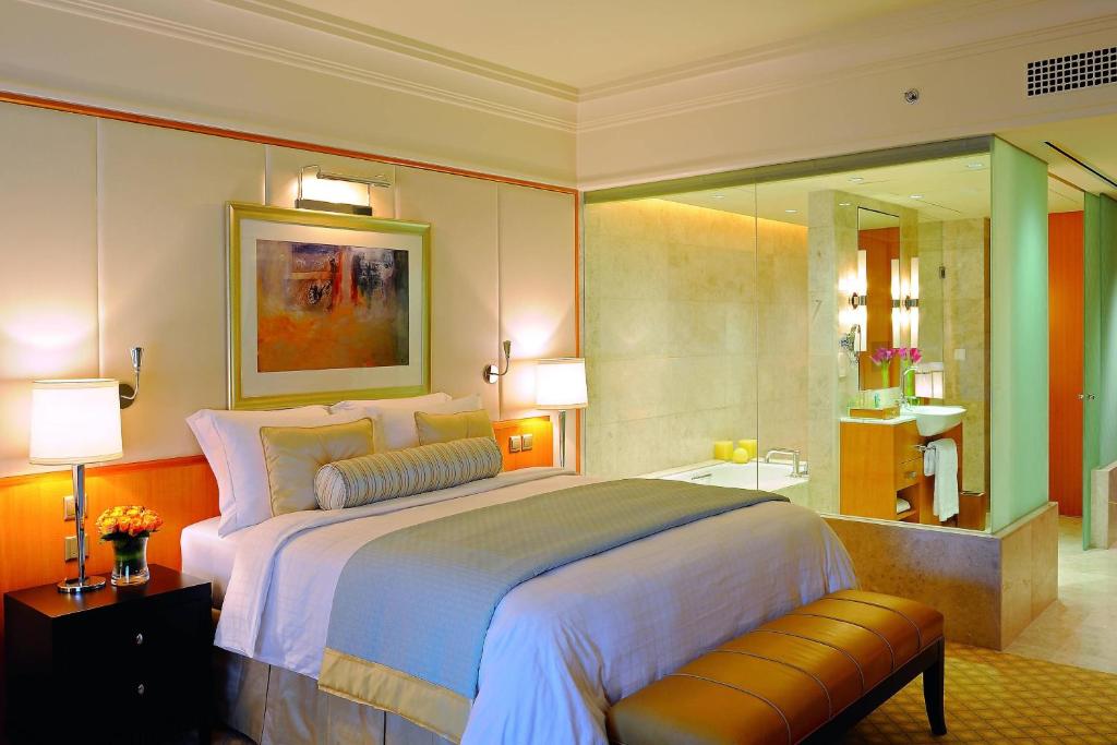 Superior Room One King or Two Double beds, Non Smoking - Image 1