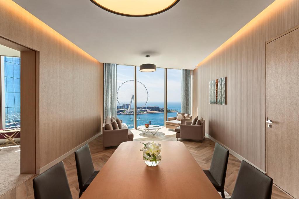 Premium One-Bedroom Suite - Image 10