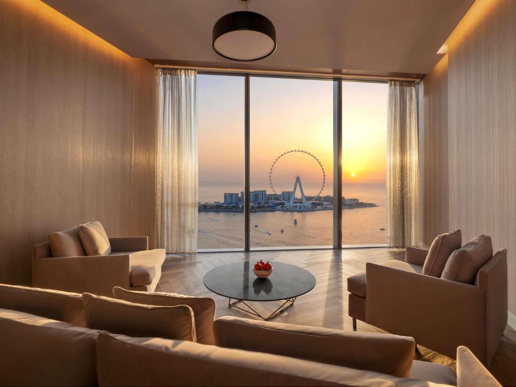 Premium One-Bedroom Suite - Image 19