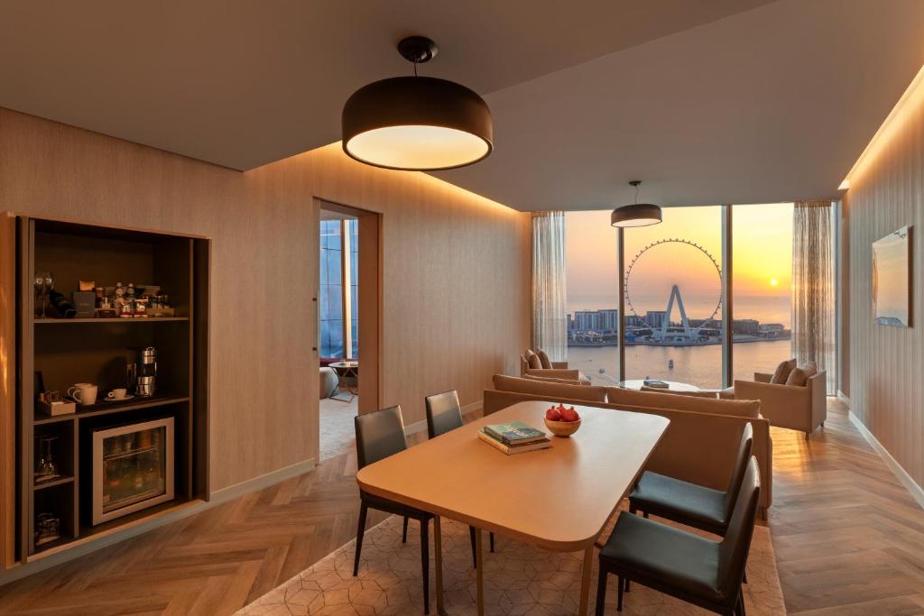 Premium One-Bedroom Suite - Image 2