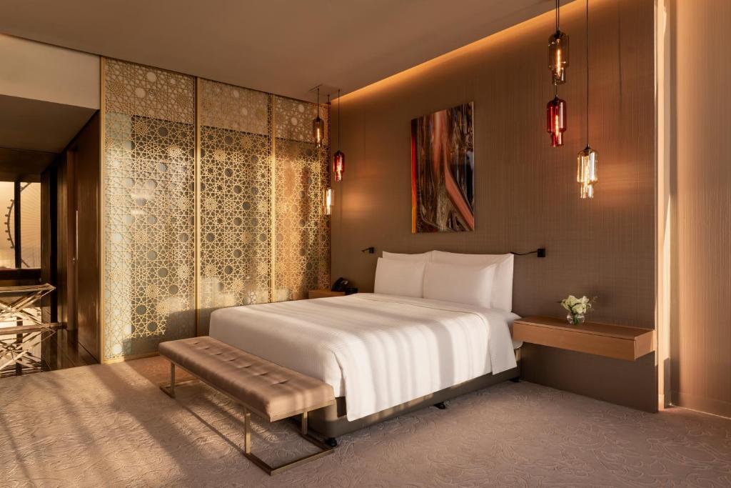 Premium One-Bedroom Suite - Image 4