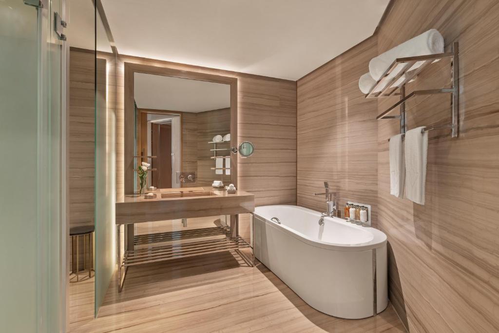 Two Bedroom Premium Suite - Image 11