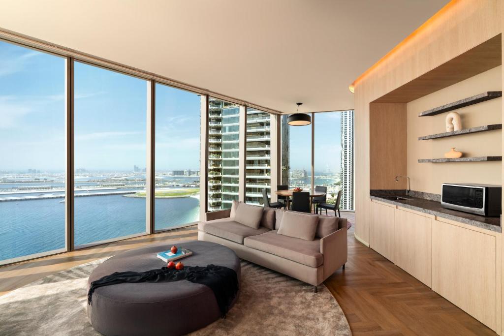 Two Bedroom Premium Suite - Image 14