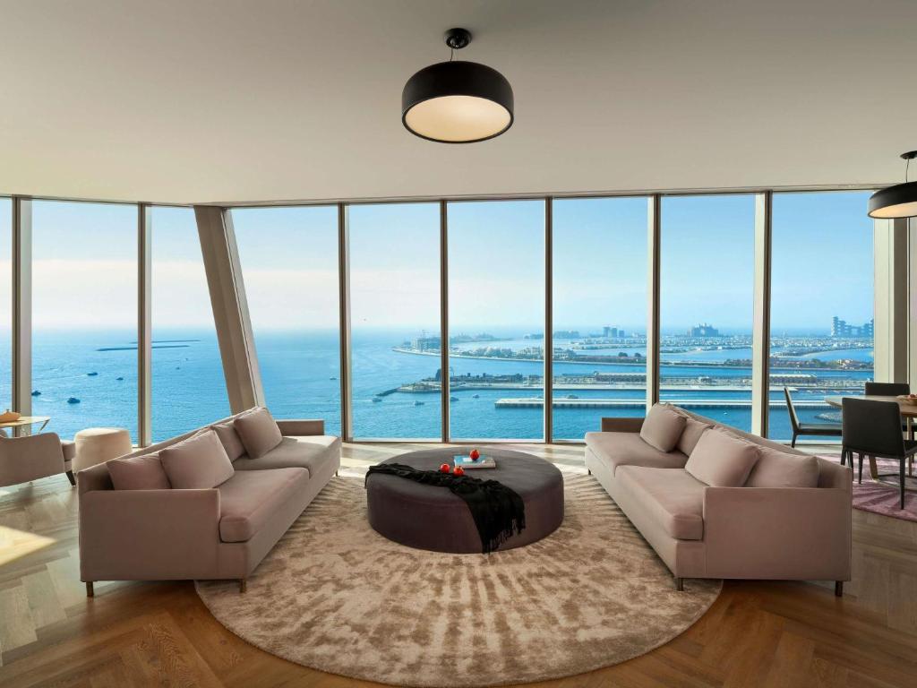 Two Bedroom Premium Suite - Image 16