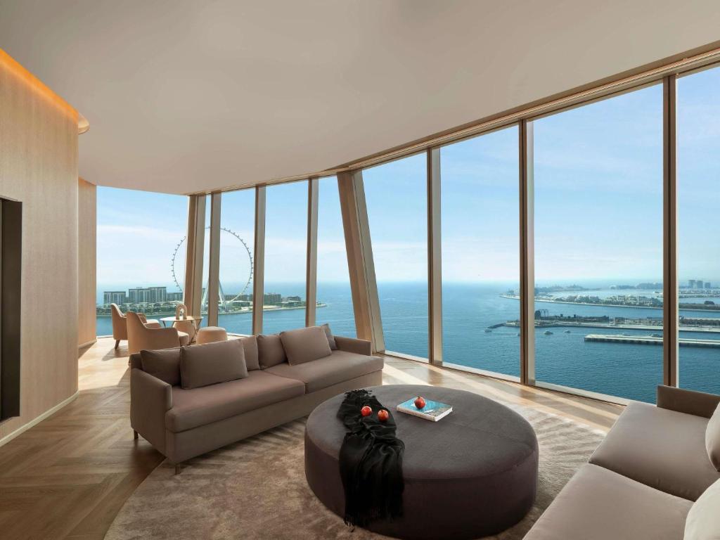 Two Bedroom Premium Suite - Image 23