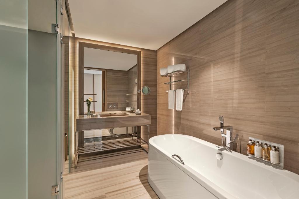 Two Bedroom Premium Suite - Image 6