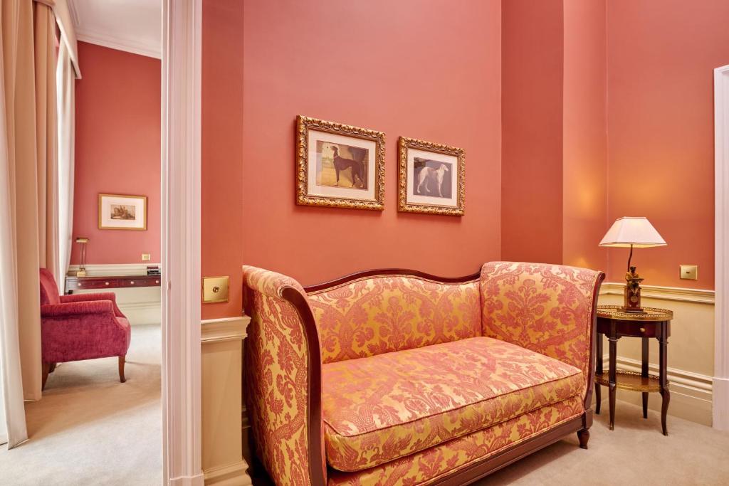 Suite with Balcony - Image 5