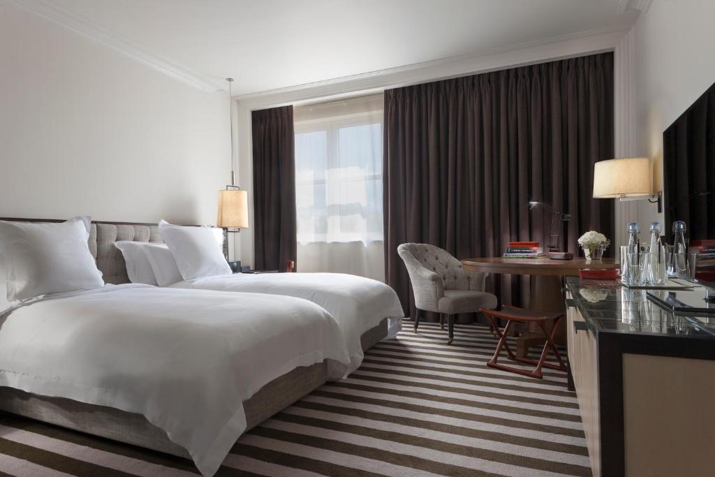 Executive Twin Room - Image 4