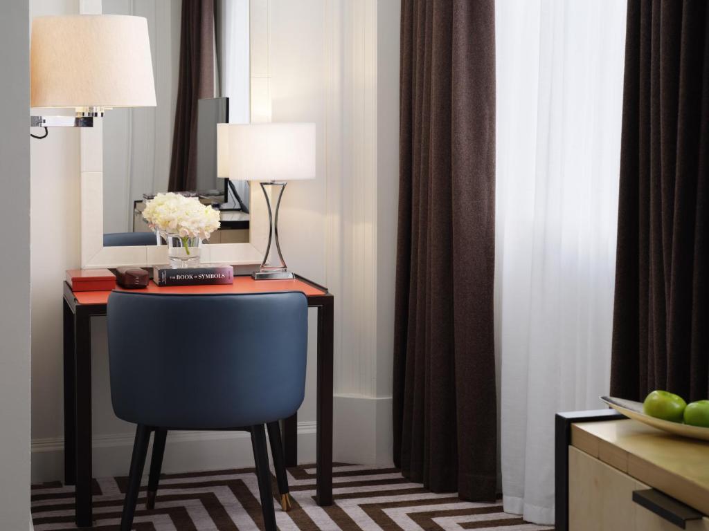 Family Room - Image 4