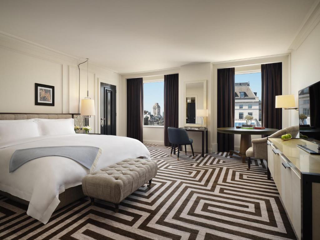 Grand Premier King Room - Image 4