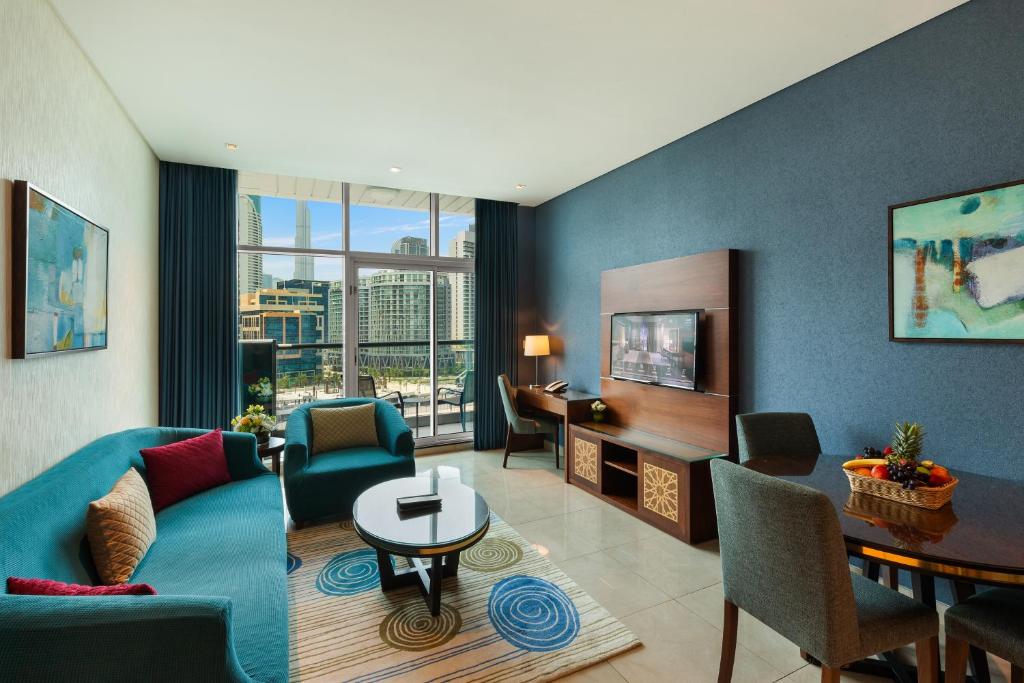 One Bedroom Apartment Burj Khalifa View - Image 2