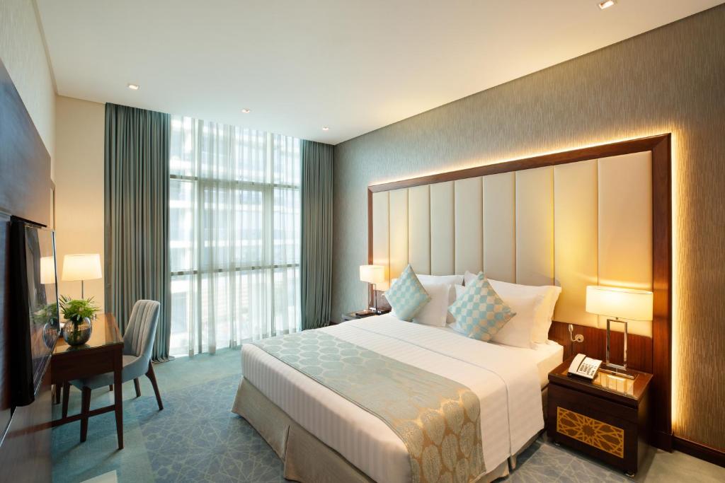 Two Bedroom Apartment Burj Khalifa View - Image 1