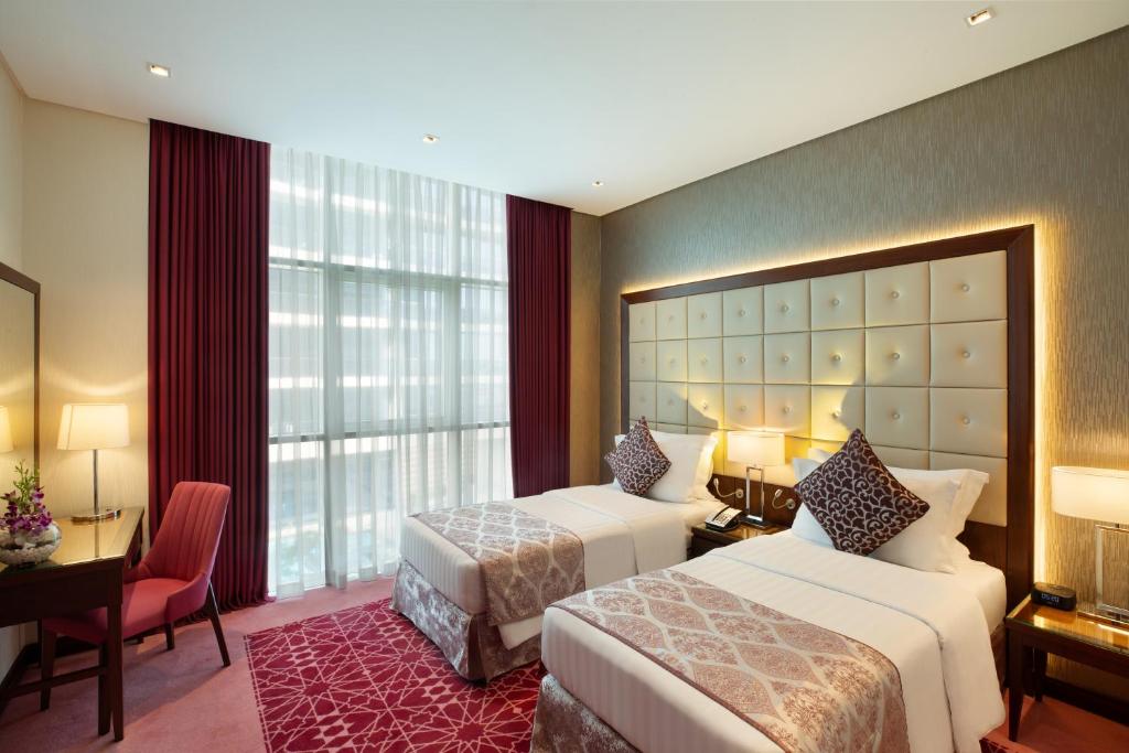 Two Bedroom Apartment Burj Khalifa View - Image 2