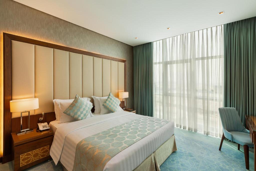 Two Bedroom Apartment City View - Image 1