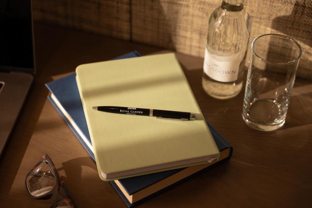 Deluxe Studio - Image 5