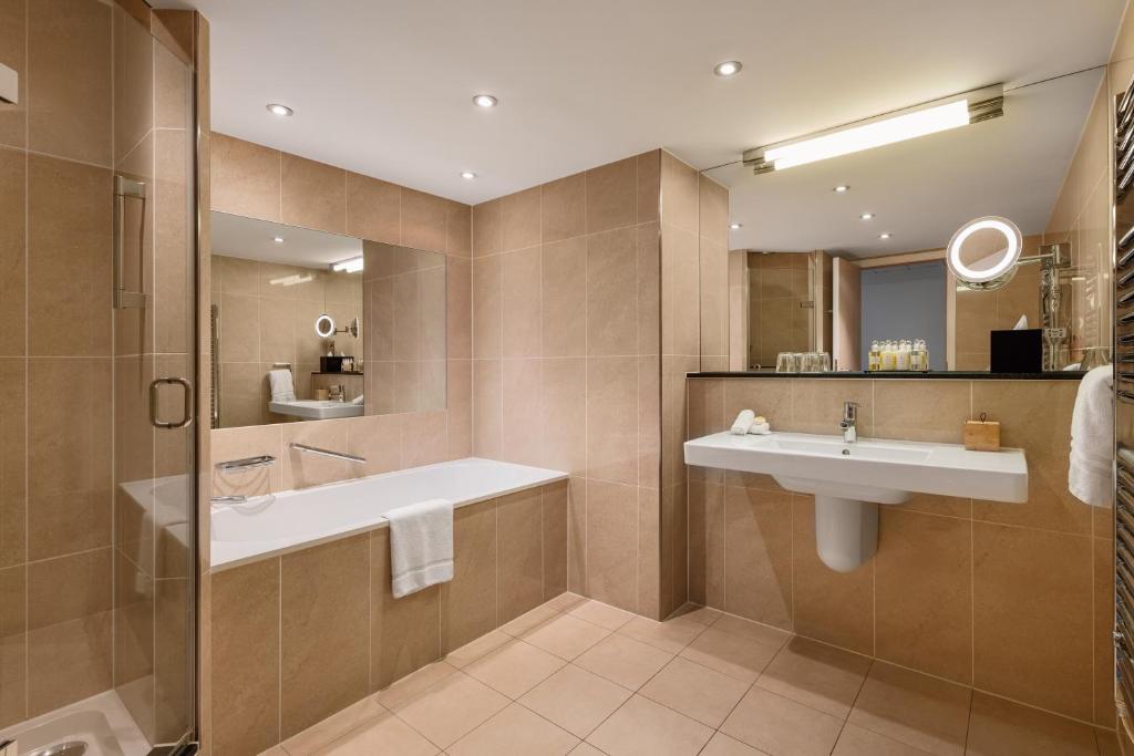 Royal Deluxe Studio - Image 3