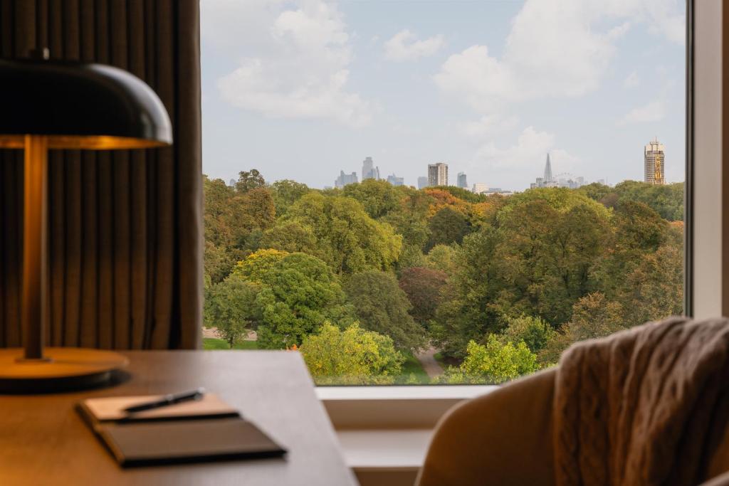 Royal Garden Deluxe - Image 4