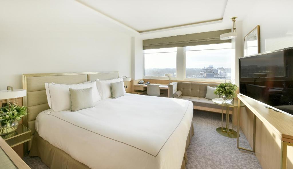 Deluxe View Room - Image 5