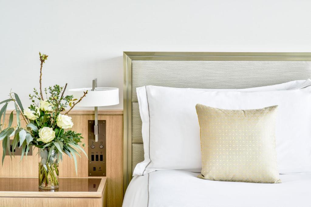 Executive Room - Image 4