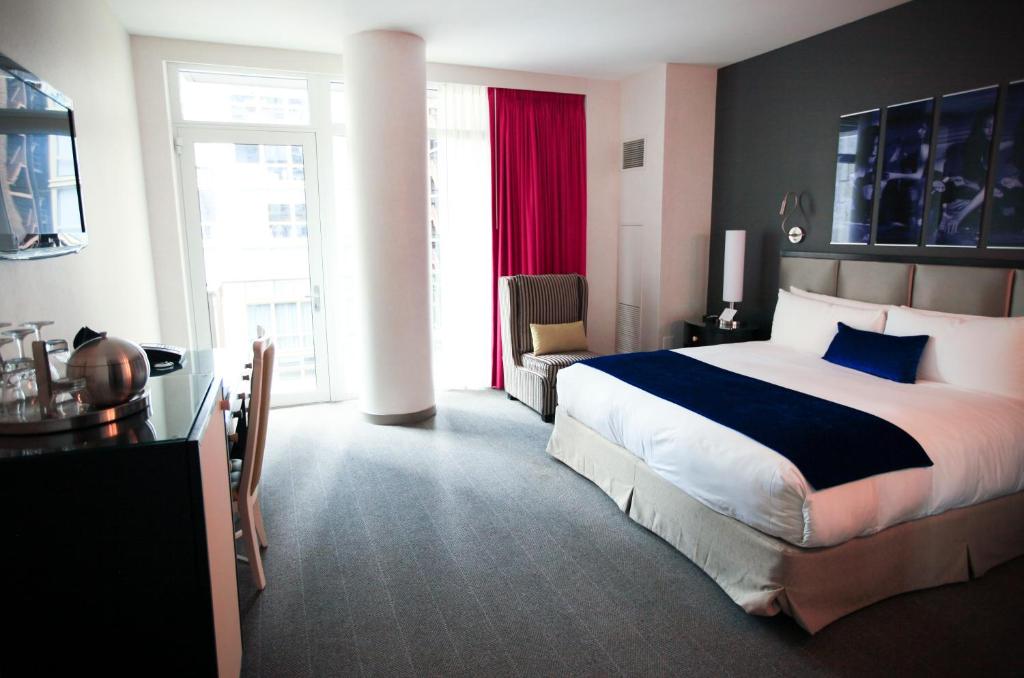 Grand Deluxe King Room - Image 2