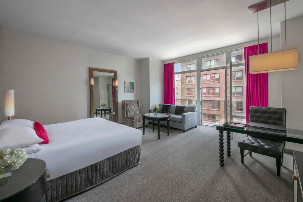 Grand Deluxe King Room - Image 1