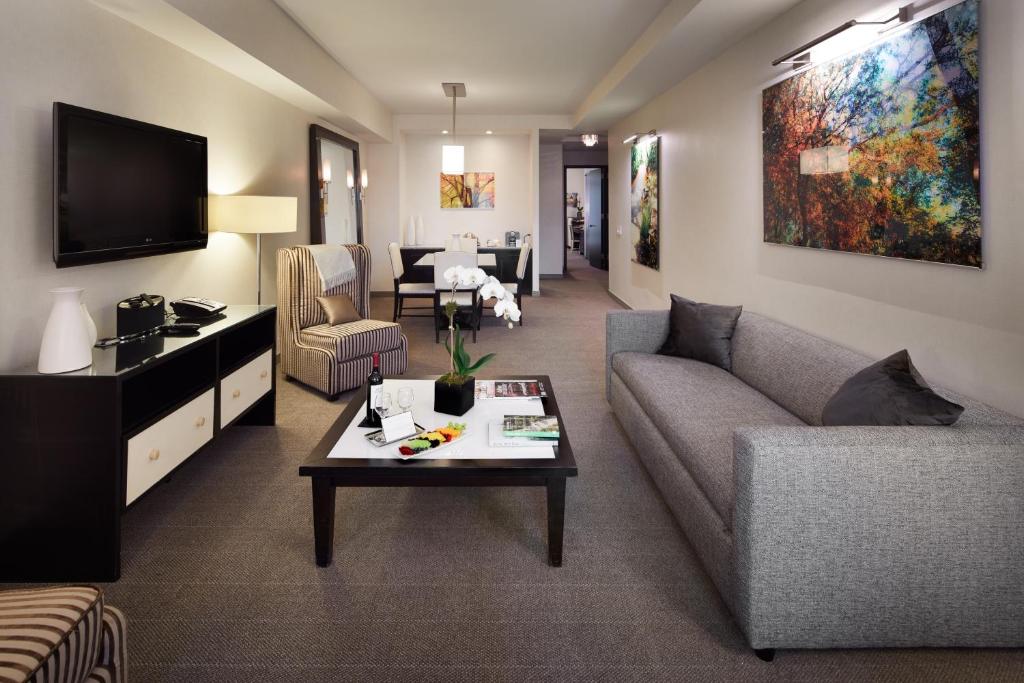 Manhattan Suite - Image 4